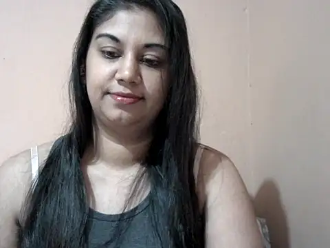 Snapshot of bellachow10 chatting on 04.15.26 bellachow10 online show from 04.15.26