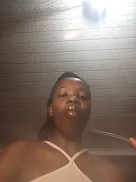 Snapshot of SheisBlacq chatting on 10.17.25 SheisBlacq online show from 10.17.25