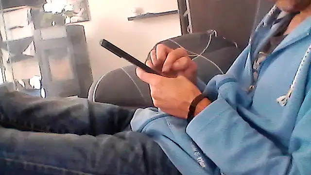 Snapshot of mickzizi chatting on 10.09.25 mickzizi online show from 10.09.25