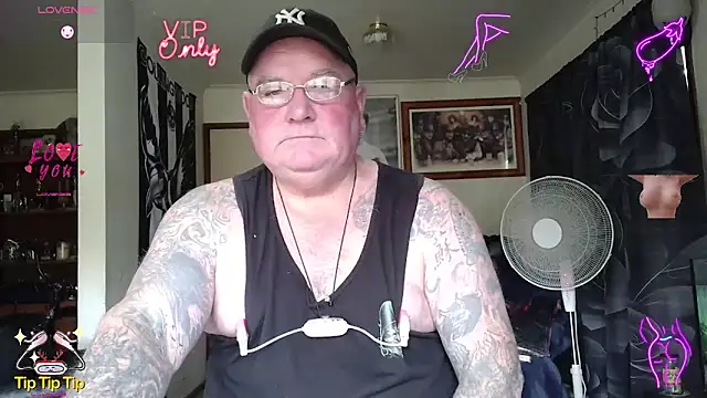 Snapshot of HOTANAL chatting on 06.15.26 HOTANAL online show from 06.15.26