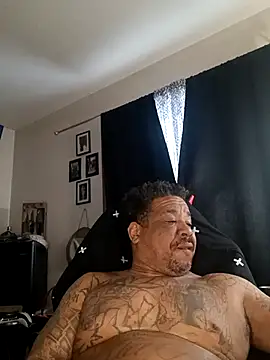 Snapshot of yellowwetfox chatting on 02.01.25 yellowwetfox online show from 02.01.25