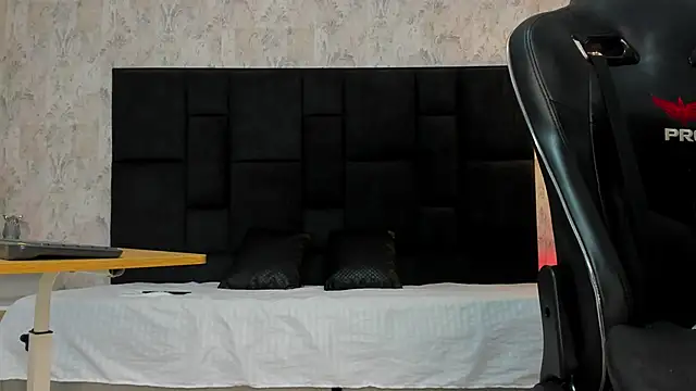 Snapshot of Joeysexx2 chatting on 03.04.25 Joeysexx2 online show from 03.04.25
