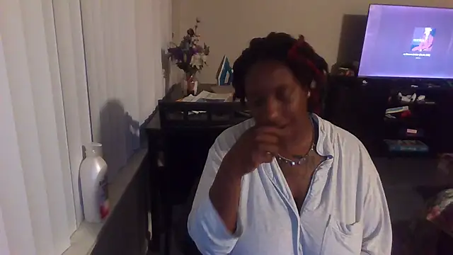 Snapshot of markquanna chatting on 09.12.25 markquanna online show from 09.12.25