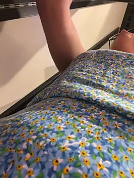 Snapshot of CrazzyChicks chatting on 07.04.26 CrazzyChicks online show from 07.04.26