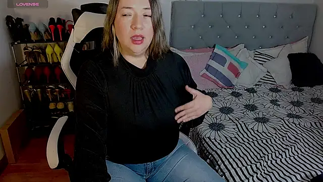 isabella rossse online show from 11.05.25