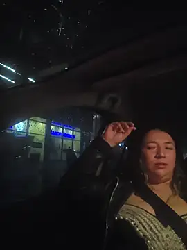 isabella rossse online show from 11.18.25