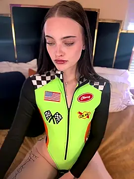 KarissaChantelle online show from 10.31.25