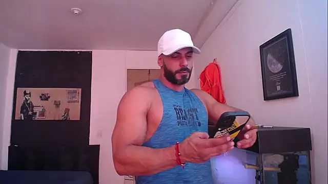 Snapshot of romeolovedark chatting on 01.08.25 romeolovedark online show from 01.08.25