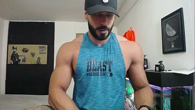 Snapshot of romeolovedark chatting on 01.21.25 romeolovedark online show from 01.21.25