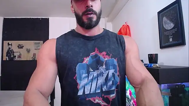 Snapshot of romeolovedark chatting on 01.24.25 romeolovedark online show from 01.24.25