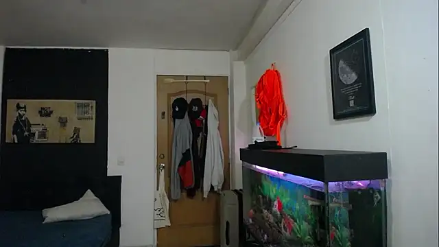 Snapshot of romeolovedark chatting on 02.02.25 romeolovedark online show from 02.02.25