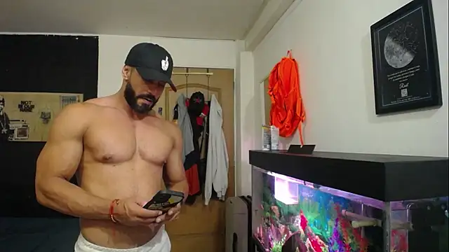 Snapshot of romeolovedark chatting on 02.11.25 romeolovedark online show from 02.11.25