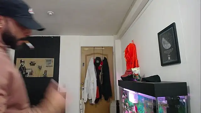 Snapshot of romeolovedark chatting on 02.14.25 romeolovedark online show from 02.14.25