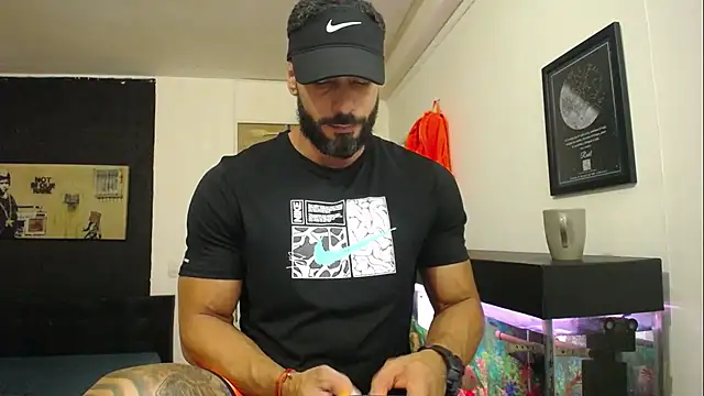 Snapshot of romeolovedark chatting on 02.17.25 romeolovedark online show from 02.17.25