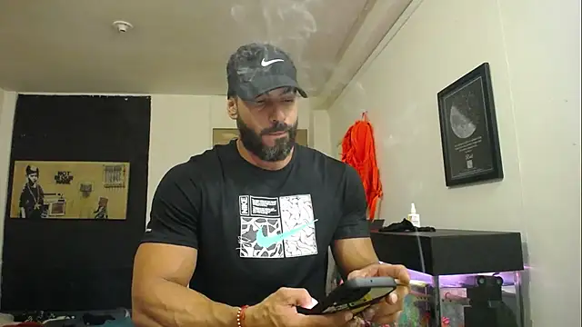 Snapshot of romeolovedark chatting on 02.18.25 romeolovedark online show from 02.18.25