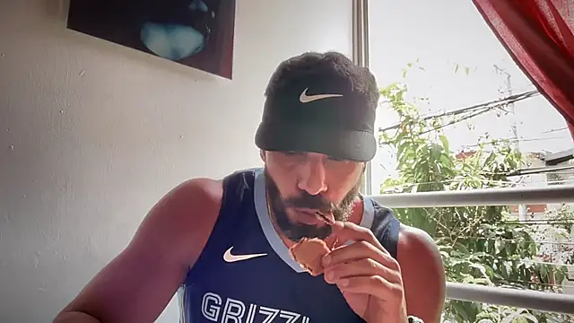 Snapshot of romeolovedark chatting on 09.14.25 romeolovedark online show from 09.14.25