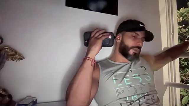 Snapshot of romeolovedark chatting on 10.03.25 romeolovedark online show from 10.03.25