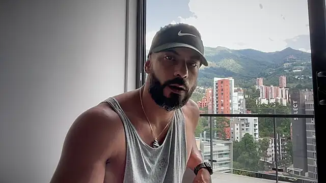 Snapshot of romeolovedark chatting on 10.07.25 romeolovedark online show from 10.07.25