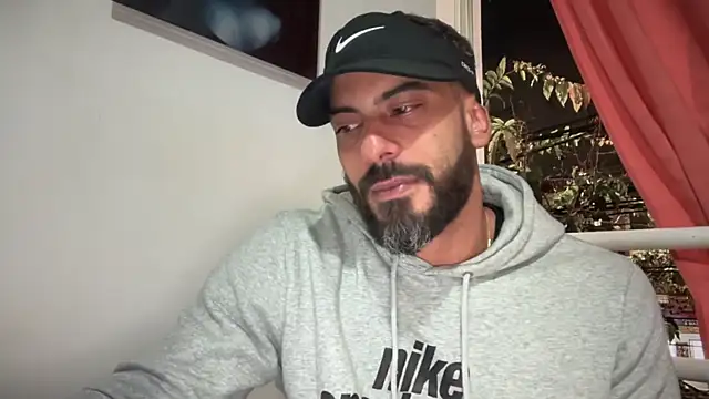 Snapshot of romeolovedark chatting on 10.10.25 romeolovedark online show from 10.10.25