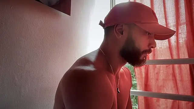 Snapshot of romeolovedark chatting on 10.12.25 romeolovedark online show from 10.12.25