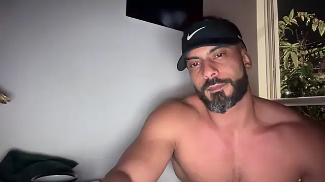 Snapshot of romeolovedark chatting on 10.16.25 romeolovedark online show from 10.16.25