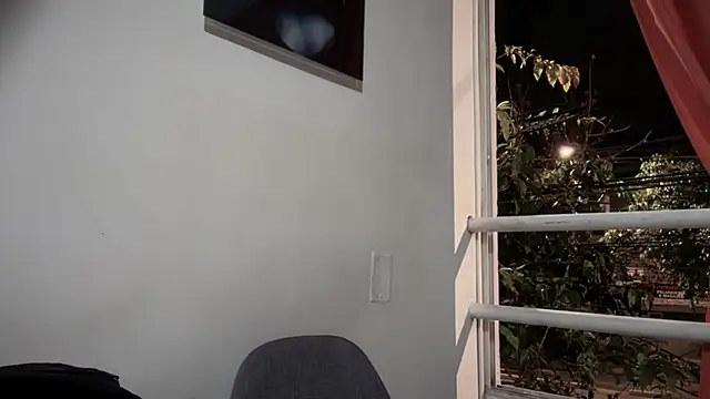 Snapshot of romeolovedark chatting on 10.22.25 romeolovedark online show from 10.22.25