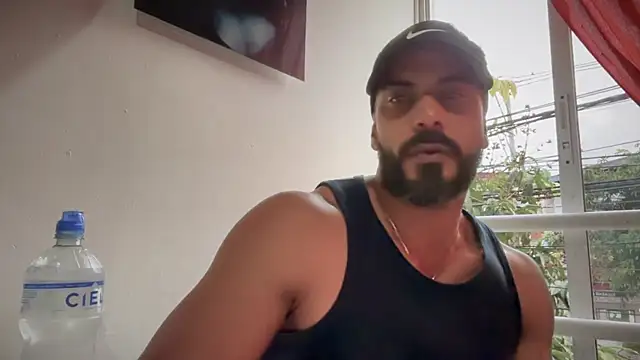 Snapshot of romeolovedark chatting on 10.28.25 romeolovedark online show from 10.28.25