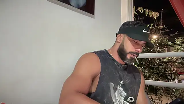 Snapshot of romeolovedark chatting on 11.01.25 romeolovedark online show from 11.01.25