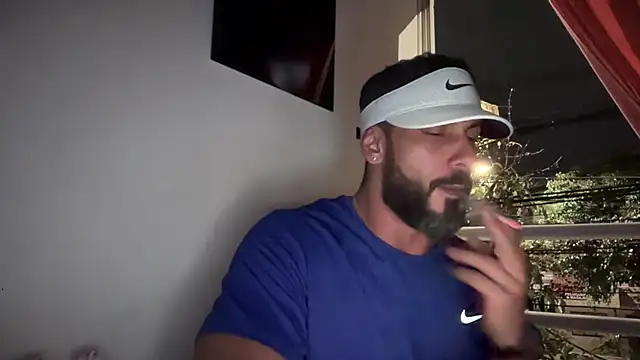 Snapshot of romeolovedark chatting on 11.10.25 romeolovedark online show from 11.10.25