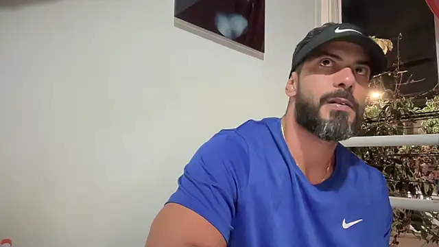 Snapshot of romeolovedark chatting on 11.11.25 romeolovedark online show from 11.11.25