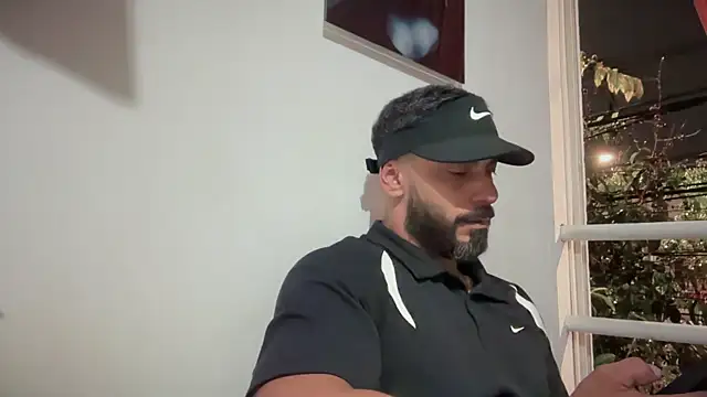 Snapshot of romeolovedark chatting on 11.16.25 romeolovedark online show from 11.16.25