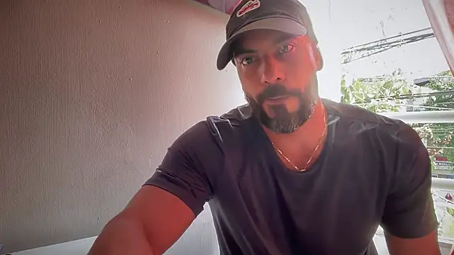 Snapshot of romeolovedark chatting on 11.17.25 romeolovedark online show from 11.17.25