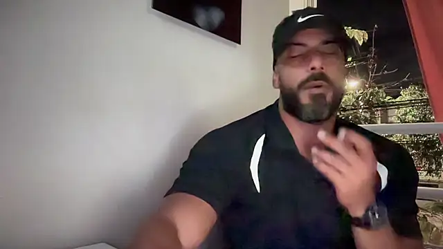 Snapshot of romeolovedark chatting on 11.18.25 romeolovedark online show from 11.18.25