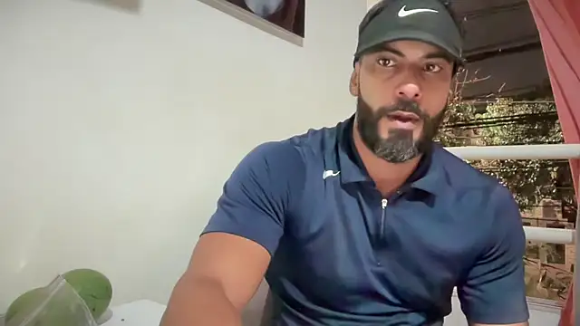 Snapshot of romeolovedark chatting on 11.24.25 romeolovedark online show from 11.24.25