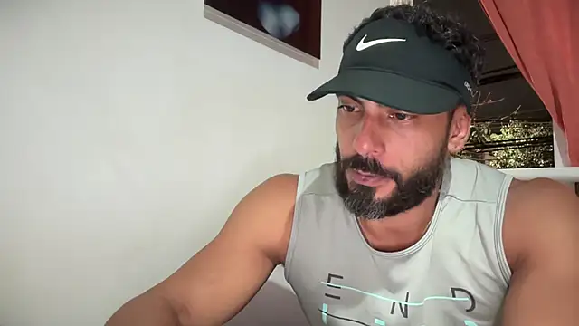 Snapshot of romeolovedark chatting on 11.28.25 romeolovedark online show from 11.28.25