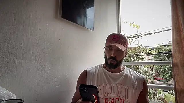 Snapshot of romeolovedark chatting on 12.14.25 romeolovedark online show from 12.14.25