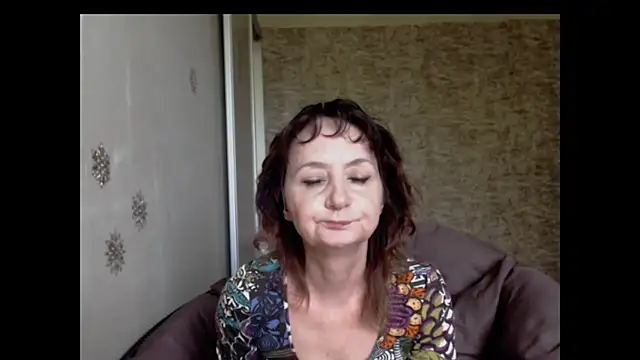 Snapshot of AnnieEltgant chatting on 06.02.26 AnnieEltgant online show from 06.02.26