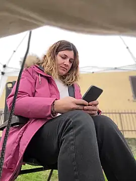 DaisyVibesss online show from 12.15.24