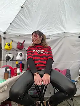 DaisyVibesss online show from 02.23.25