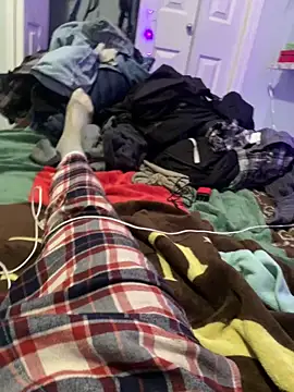 Hugetings online show from 04.12.26