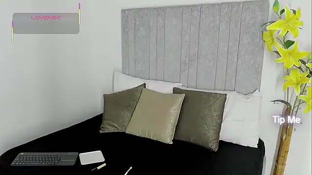 Snapshot of EmilySumer chatting on 09.10.25 EmilySumer online show from 09.10.25