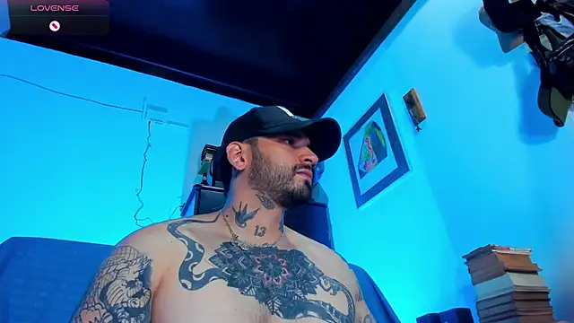 Snapshot of CamiloGray_ chatting on 02.03.25 CamiloGray online show from 02.03.25