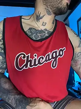 Snapshot of CamiloGray_ chatting on 02.06.25 CamiloGray online show from 02.06.25