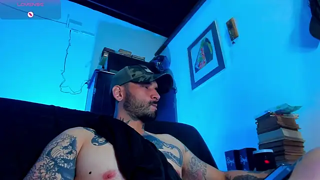 Snapshot of CamiloGray_ chatting on 02.14.25 CamiloGray online show from 02.14.25