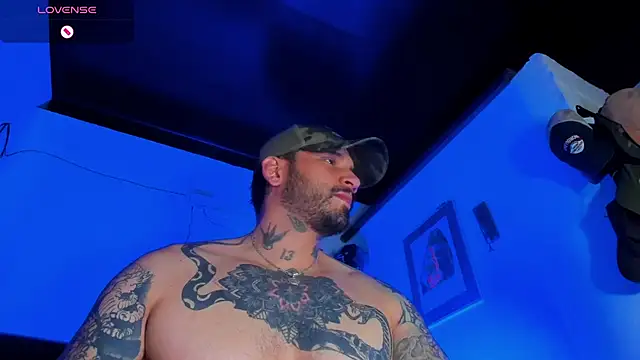 Snapshot of CamiloGray_ chatting on 03.10.25 CamiloGray online show from 03.10.25