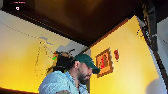 Snapshot of CamiloGray_ chatting on 09.09.25 CamiloGray online show from 09.09.25