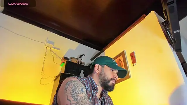 Snapshot of CamiloGray_ chatting on 09.10.25 CamiloGray online show from 09.10.25