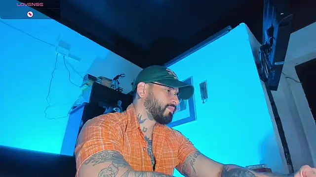 Snapshot of CamiloGray_ chatting on 09.20.25 CamiloGray online show from 09.20.25