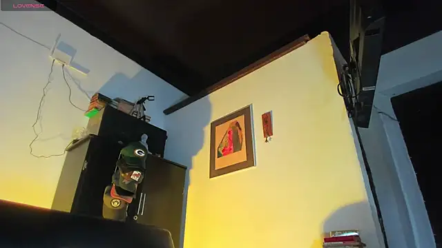 Snapshot of CamiloGray_ chatting on 09.23.25 CamiloGray online show from 09.23.25