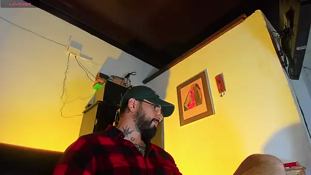 Snapshot of CamiloGray_ chatting on 10.17.25 CamiloGray online show from 10.17.25